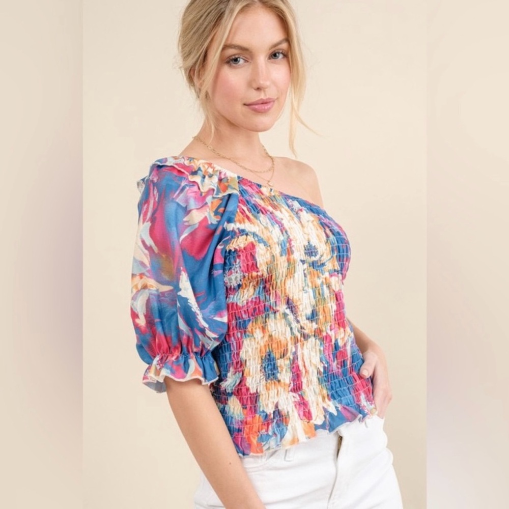 And the Why‎ Floral One-Shoulder Top size Medium